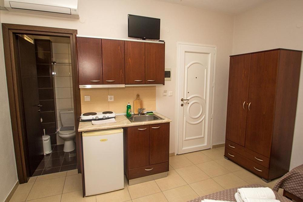 Denis Studios And Apartments Паралия-Катерини Экстерьер фото